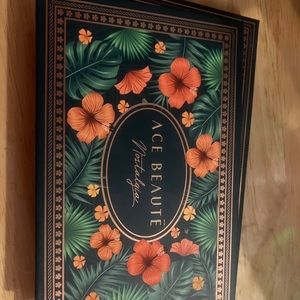 Ace Beaute Nostalgia Eye Shadow Palette *comes with free gift*